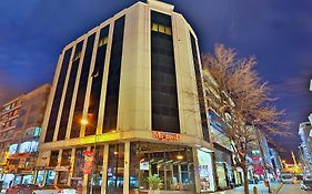 Grand Madrid Hotel