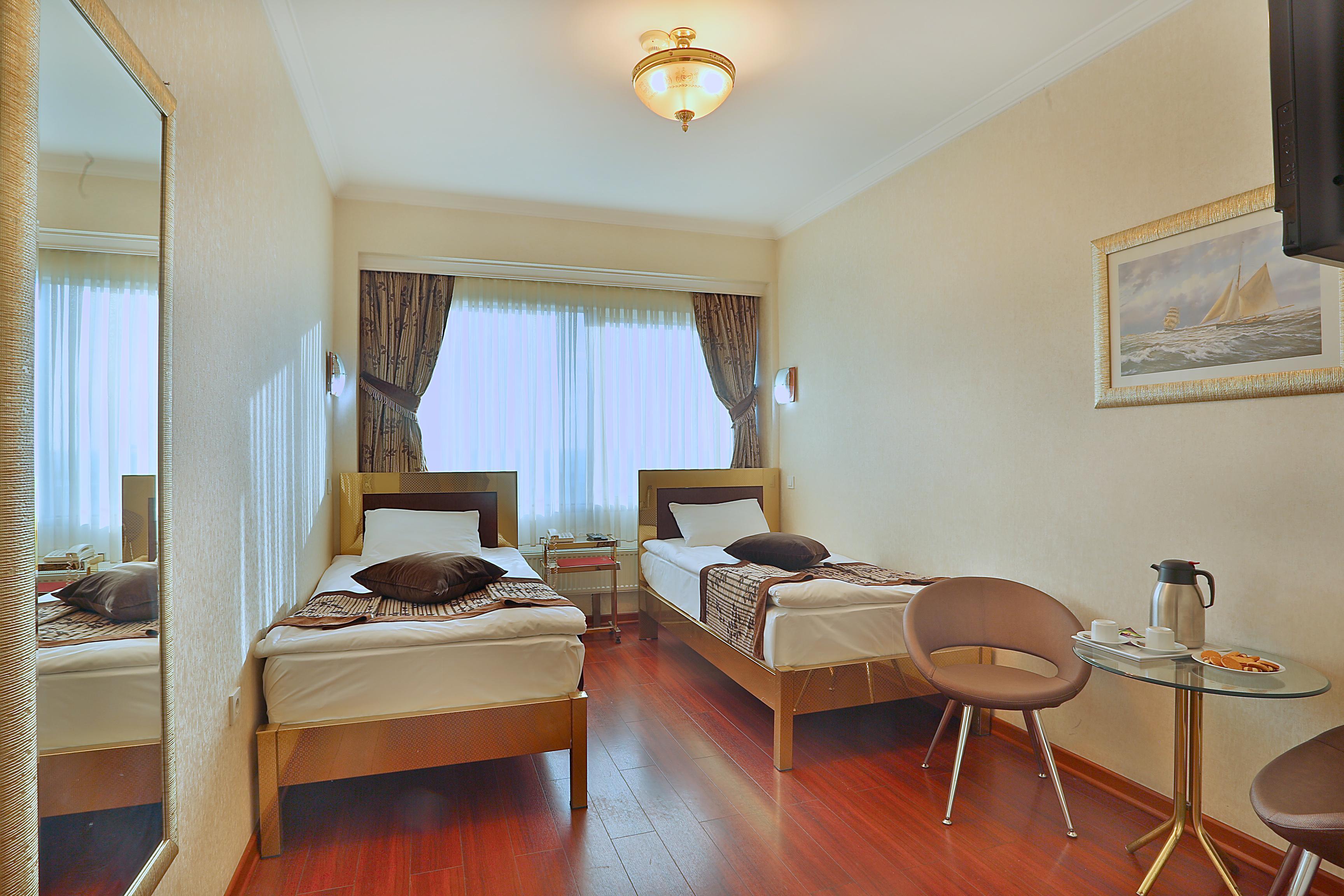 Grand Madrid Hotel Стамбул Экстерьер фото